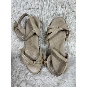 SAS Strappy Sandals Shoes Adjustable Buckle Open Toe Tan Womens Size 6W
